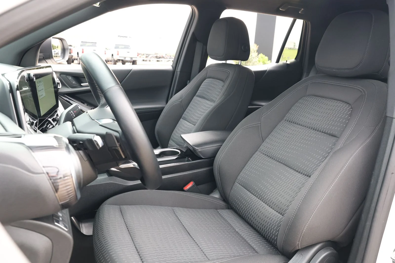 Used 2025 White Chevrolet LT image 27