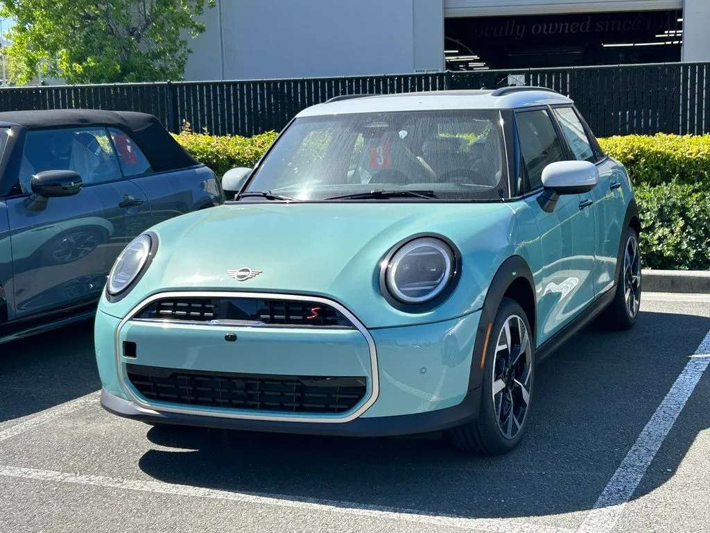 2026 MINI Hardtop Cooper S's photo