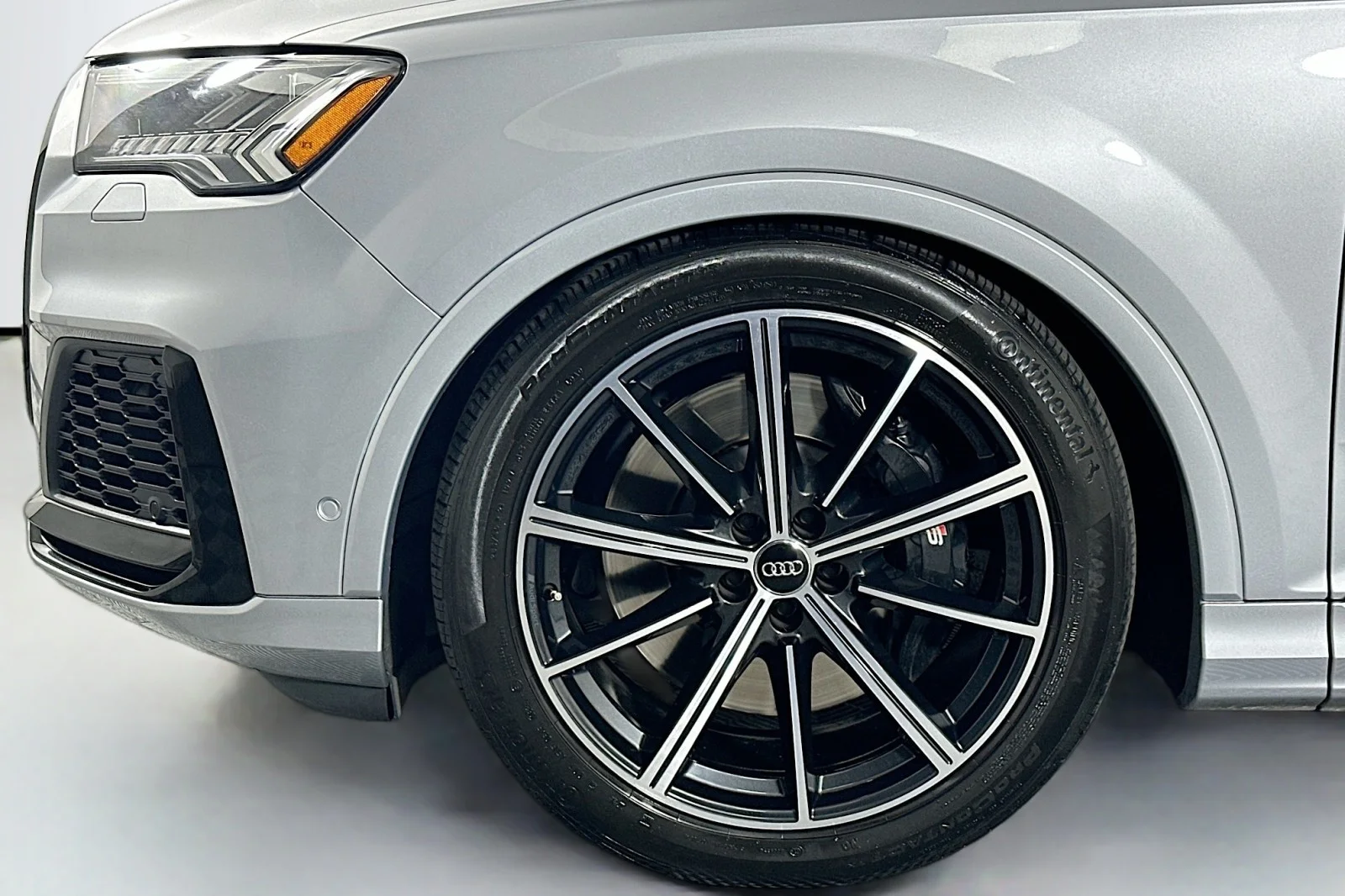 Used 2020 Florett Silver Metallic Audi Prestige image 13