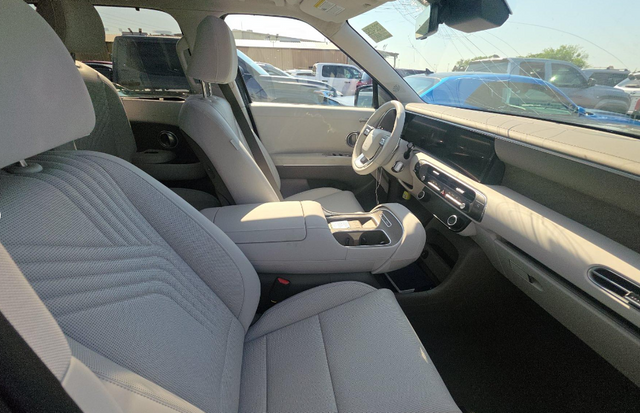 Certified Used 2026 Gray Hyundai SEL Premium image 6