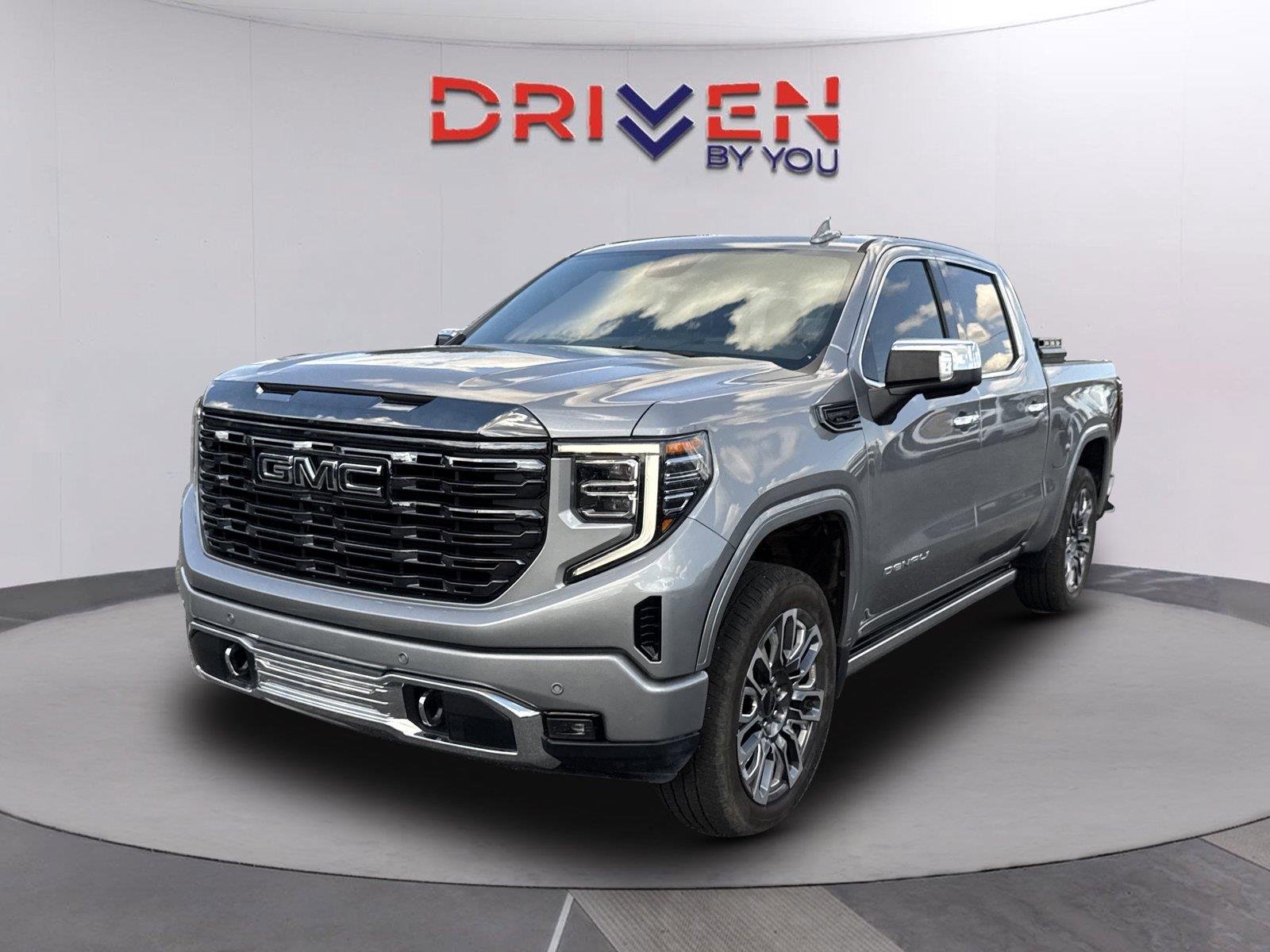 Used 2023 STERLING METALLIC GMC Denali Ultimate image 8