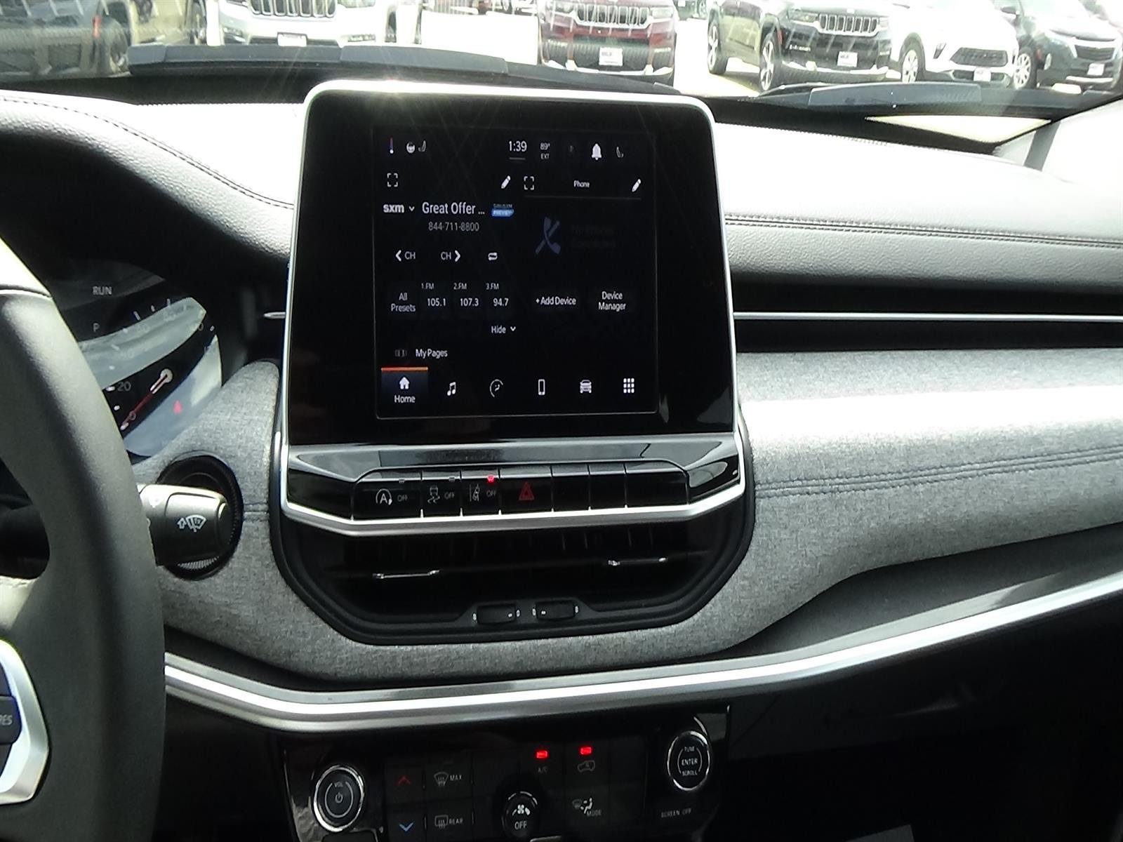 Certified Used 2025 Red Hot Pearl Coat (pr6) Jeep Latitude image 24