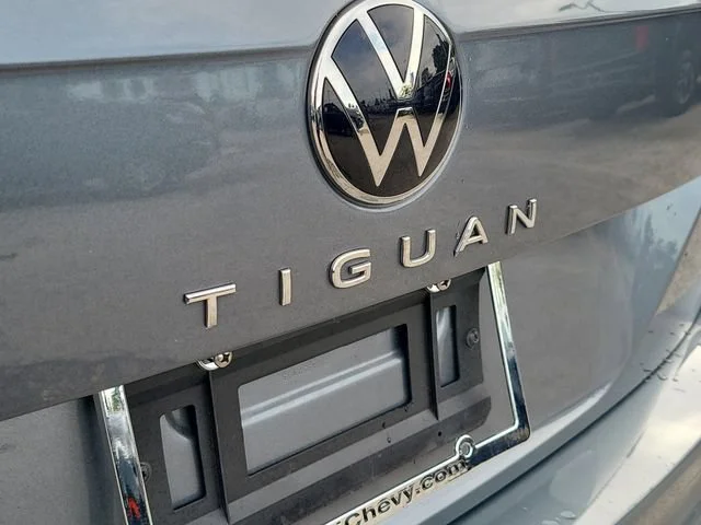 Used 2024 Gray Volkswagen SE image 32