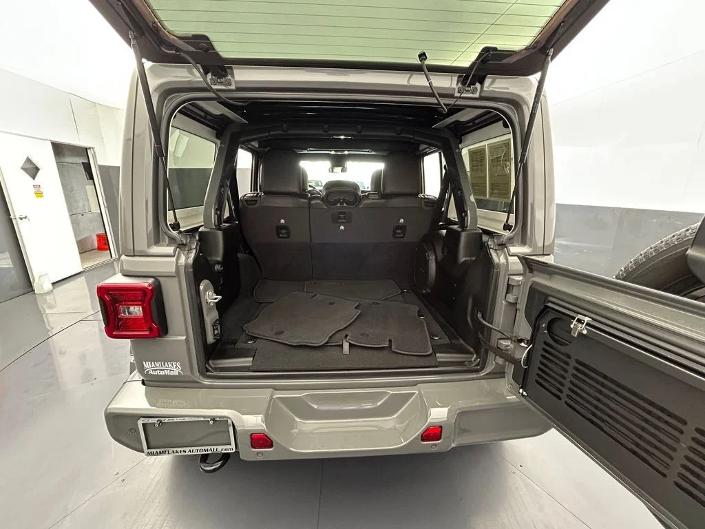 Used 2022 Sting-Gray Clearcoat Jeep Unlimited Sahara High Altitude image 37
