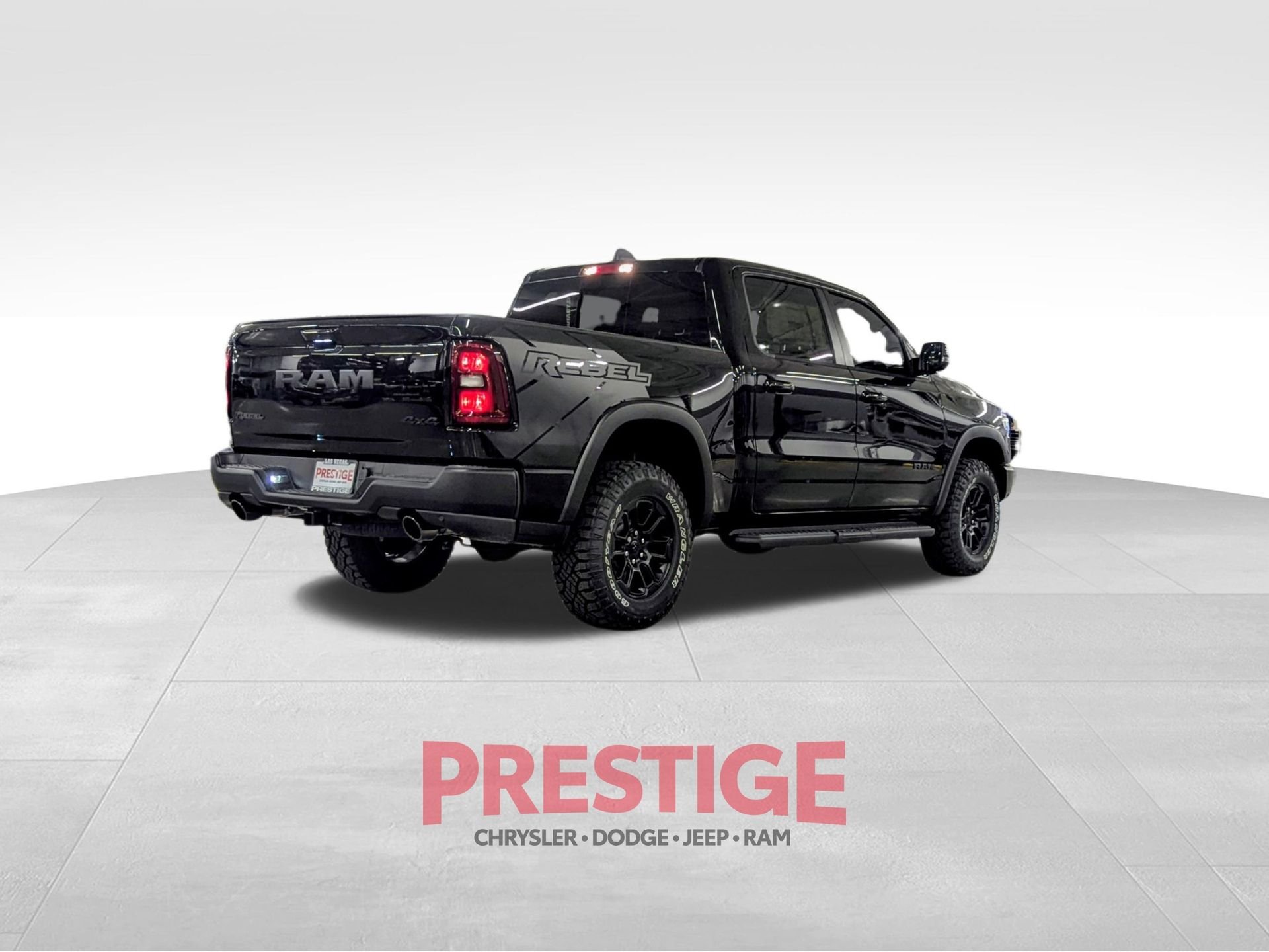 New 2026 Diamond Black Crystal Pearl-Coat Exterior Paint RAM Rebel image 5