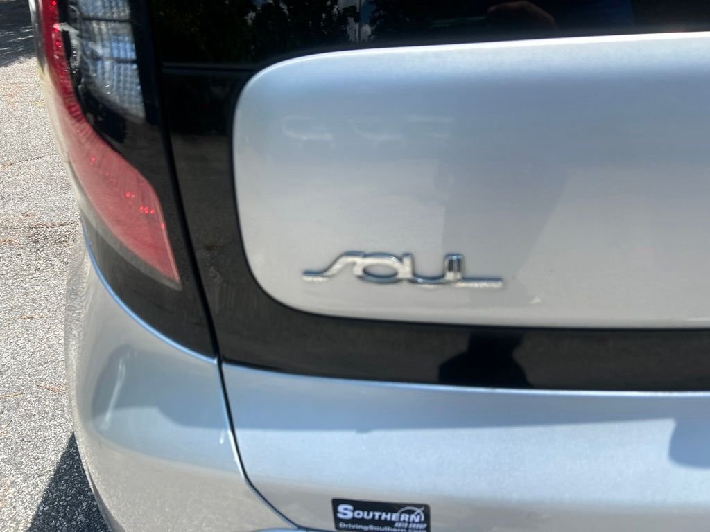 Used 2014 Silver Kia Exclaim image 10