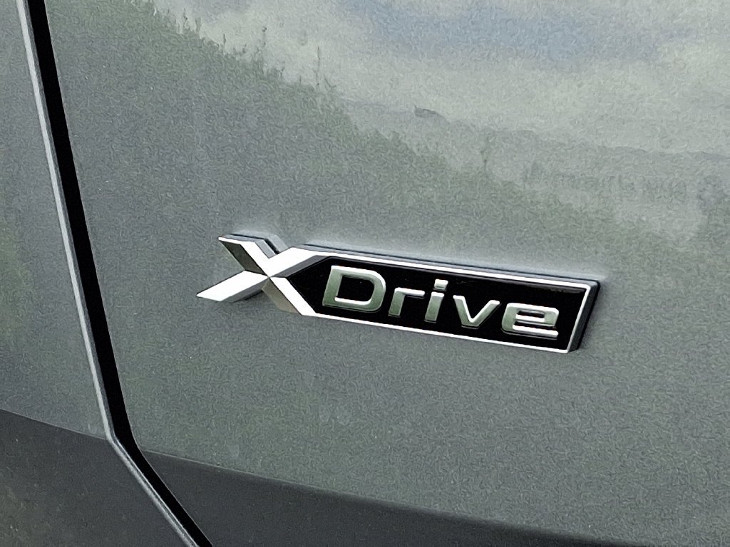 Used 2026 Skyscraper Grey Metallic BMW 30 xDrive image 12