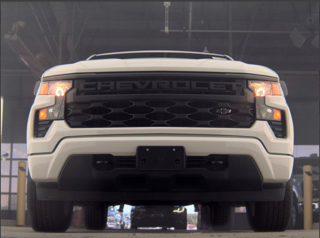 Used 2024 White Chevrolet Custom image 15