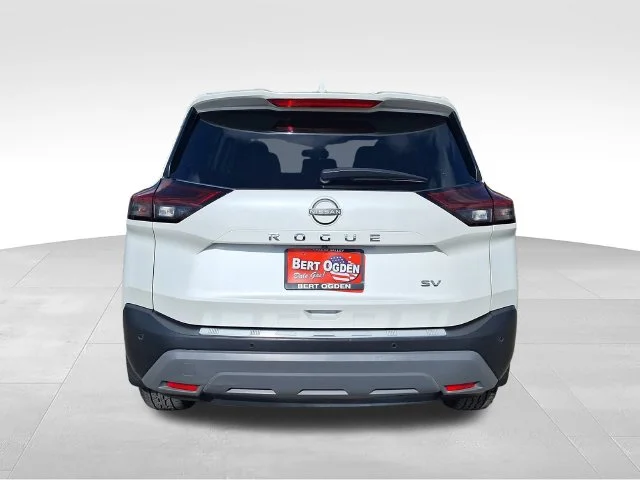 Used 2022 White Nissan SV image 6
