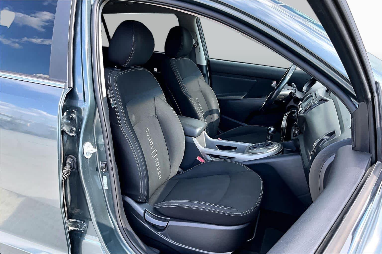 Used 2014 Sage Green Kia EX image 9