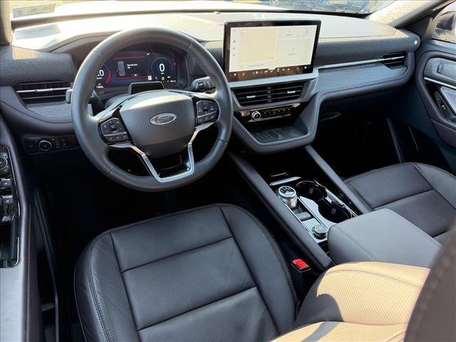 Used 2025 Star White Metallic Tri-Coat Ford Platinum image 9