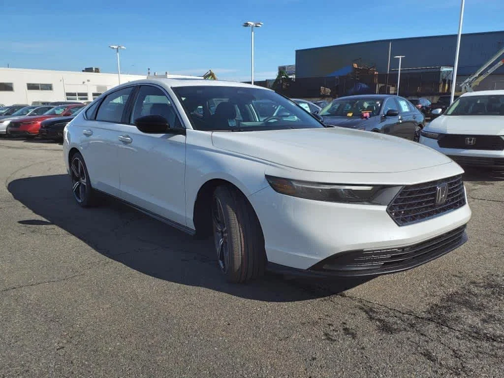 New 2025 Platinum White Pearl Honda Sport image 2