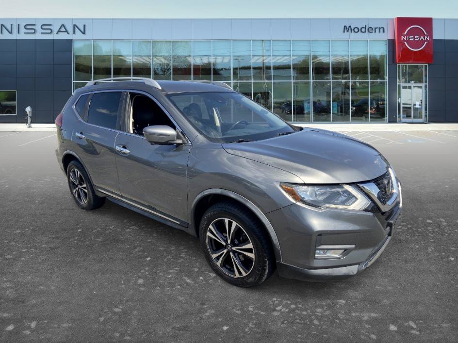 Used 2018 Gun Metallic Nissan SL image 3