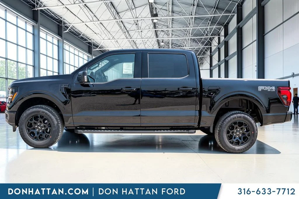 New 2026 Agate Black Metallic Ford XLT image 2
