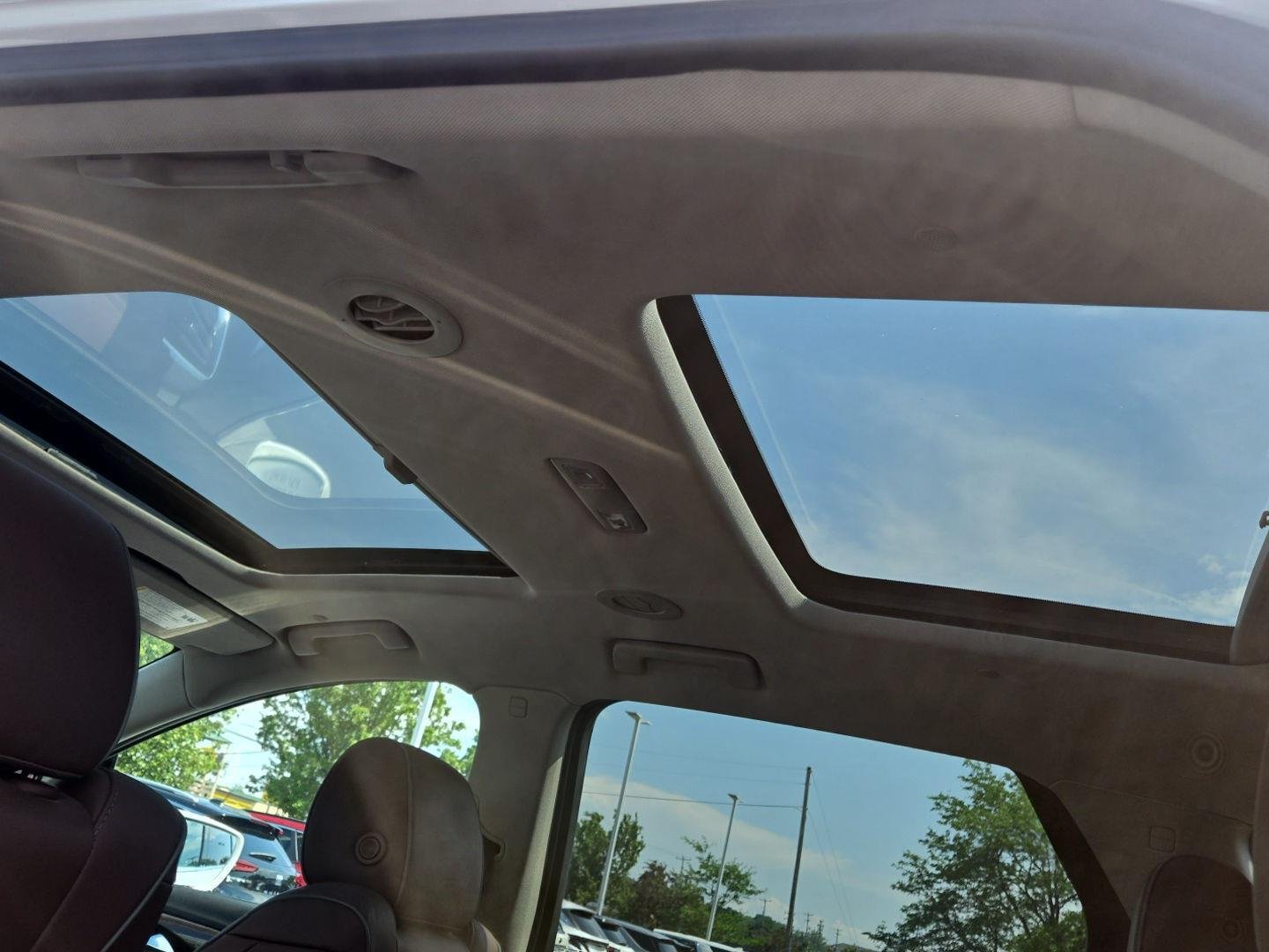 Used 2019 White Frost Tricoat Buick Avenir image 4
