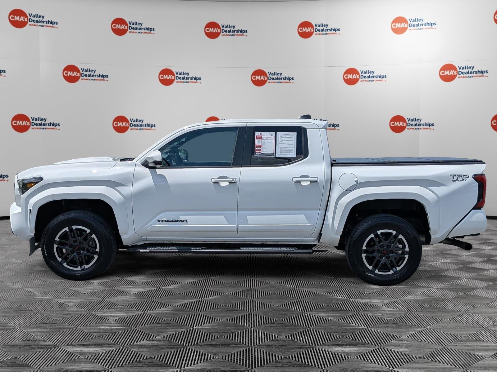 Used 2024 Ice Cap TOYOTA  image 8