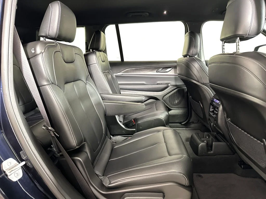 Used 2025 Black Jeep Limited image 33