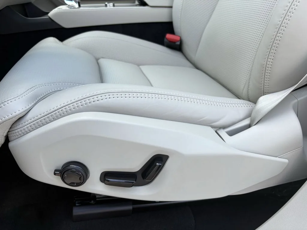New 2026 Crystal White Volvo Ultra image 14