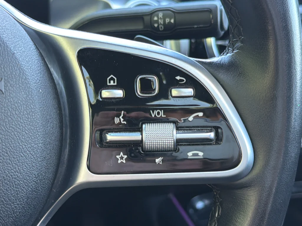 Used 2022  Mercedes-Benz GLB 250 image 16