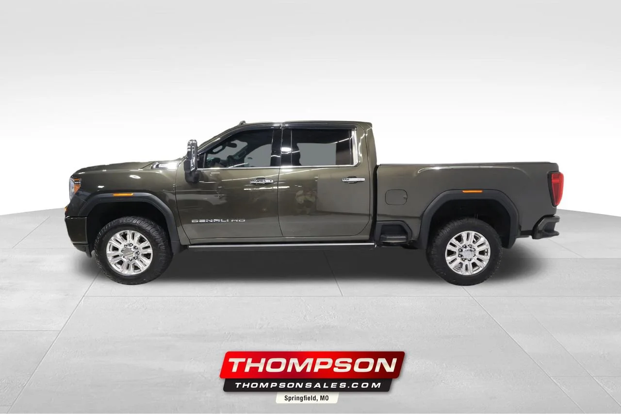 2022 GMC Sierra 4WD Crew Cab Standard Box Denali's photo