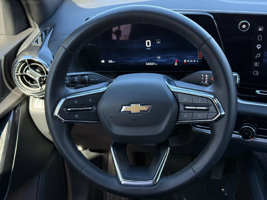 Used 2026 Summit White Chevrolet LT image 22
