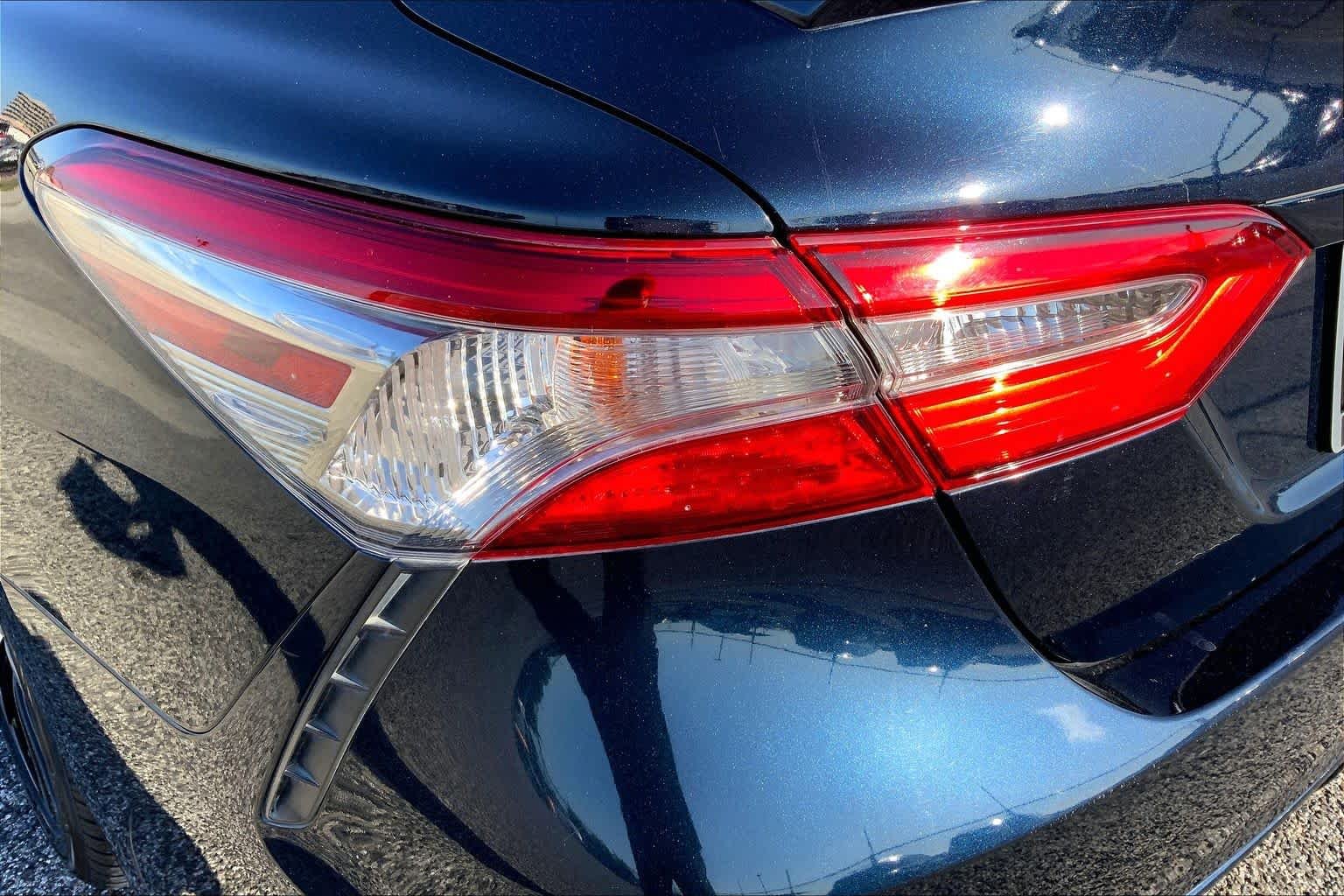Used 2018 Galactic Aqua Mica Toyota SE image 28