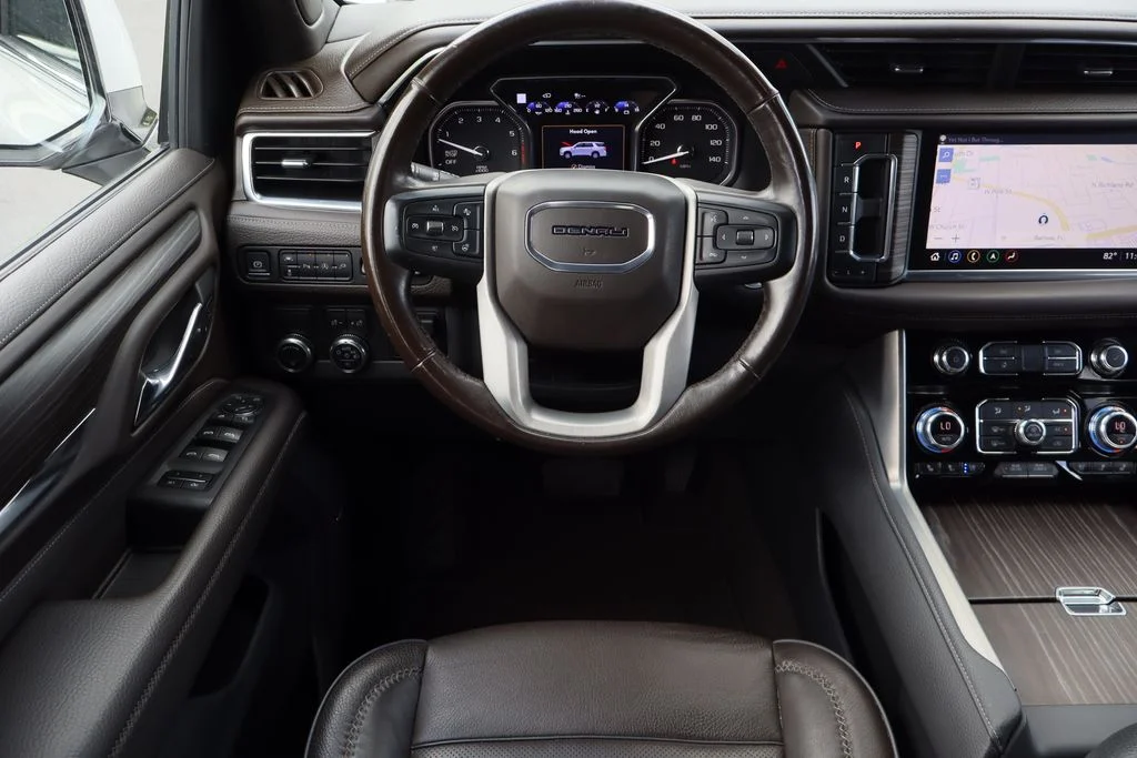 Used 2021 White GMC Denali image 26