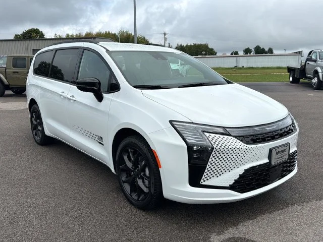 New 2027 White/off-white Chrysler Select image 2