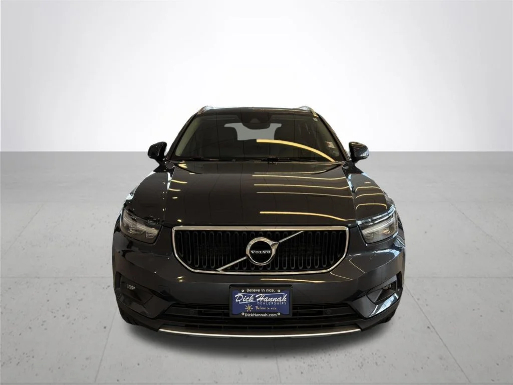 Used 2022 Blue Volvo Momentum image 3