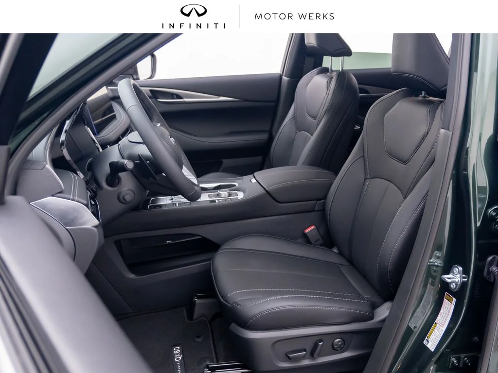 New 2027 DEEP EMERALD INFINITI Luxe AWD image 15