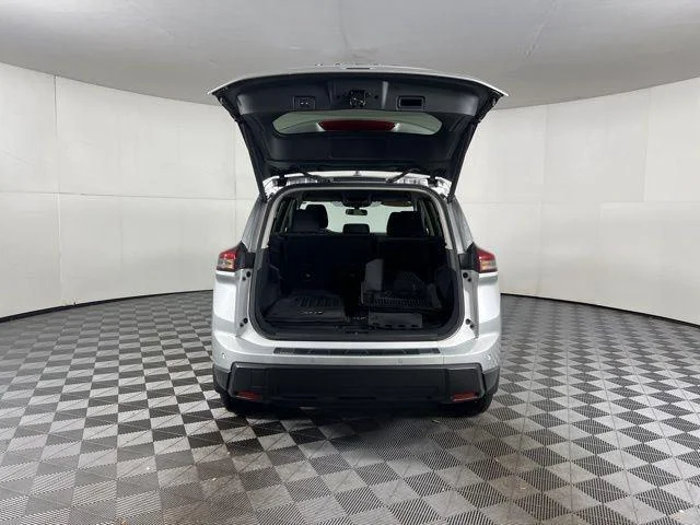 2025 Nissan Rogue SV - Photo 7