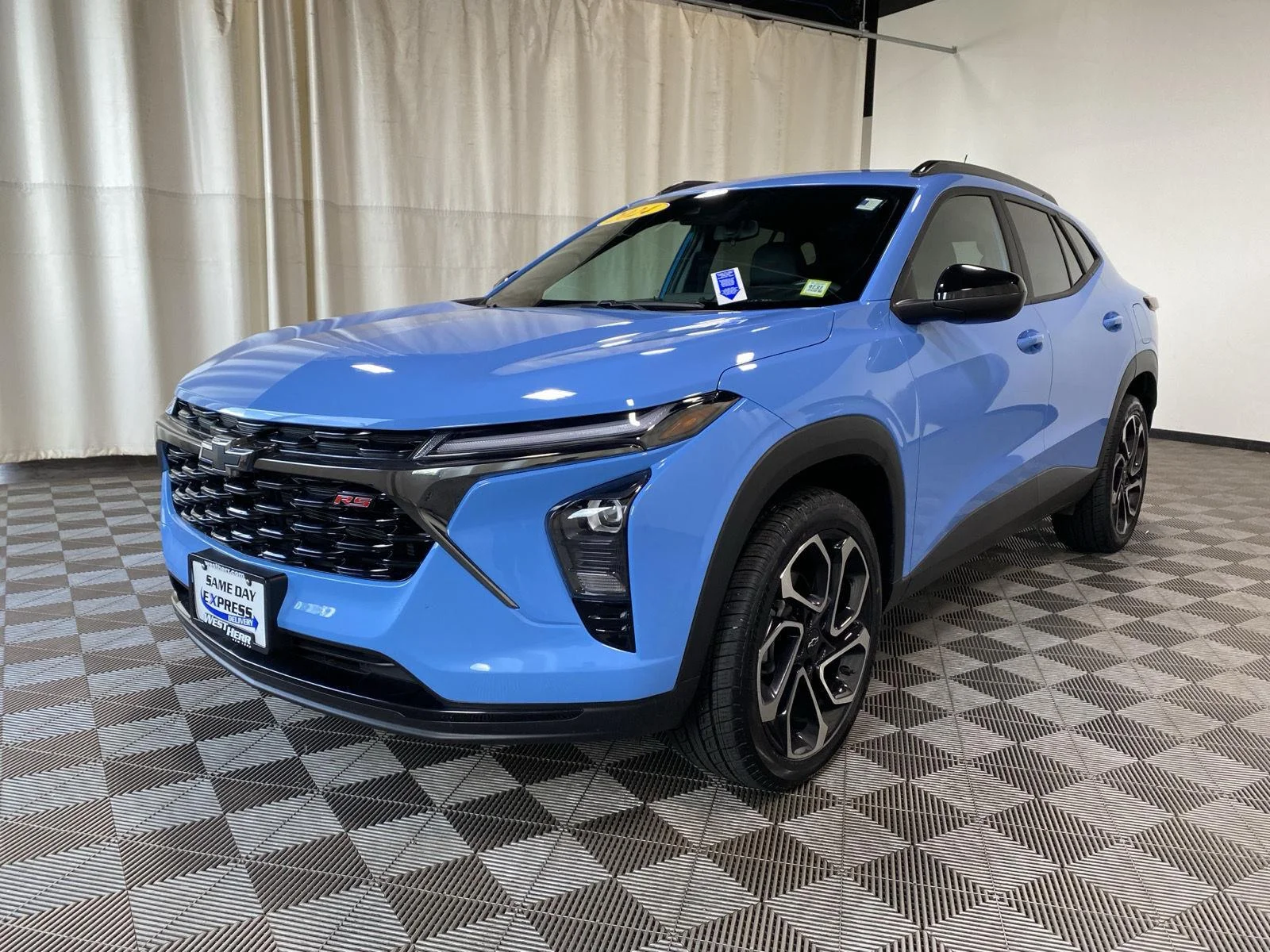 Used 2024 Fountain Blue Chevrolet RS image 3