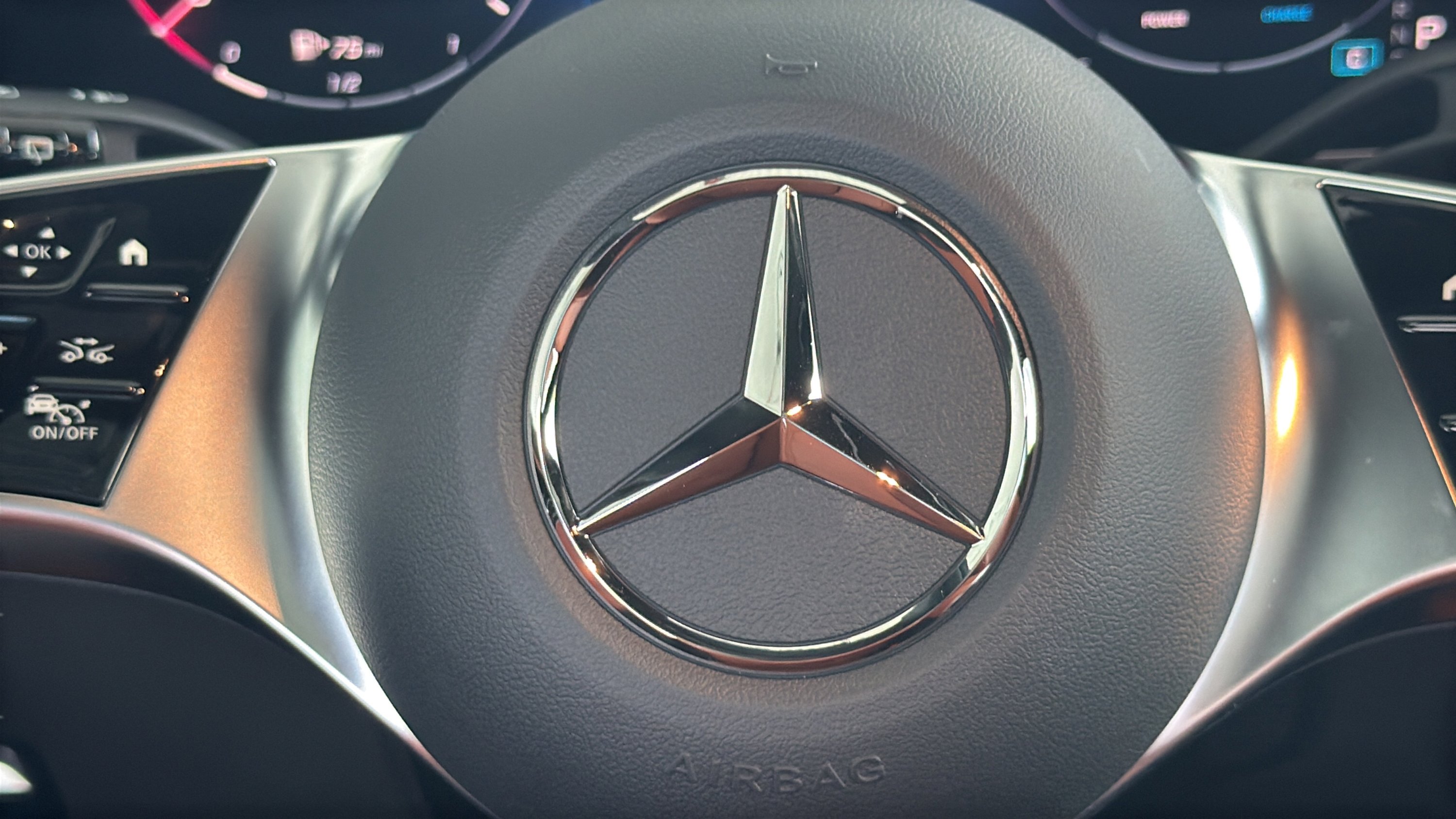 New 2026 Polar White Mercedes-Benz GLC 300 image 25