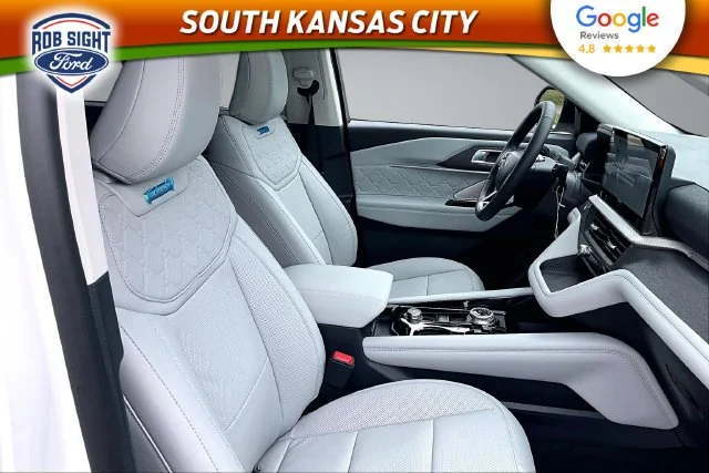 New 2026 Star White Metallic Tri-Coat Ford Platinum™ image 11
