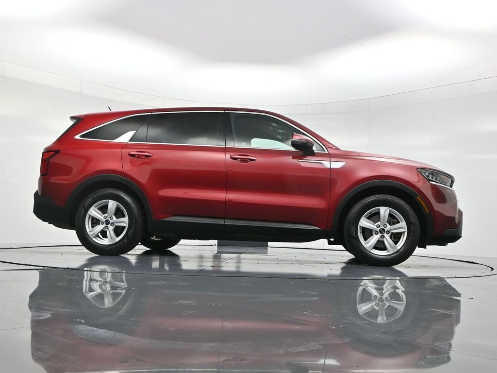 Used 2021 Passion Red Tintcoat Kia LX image 46