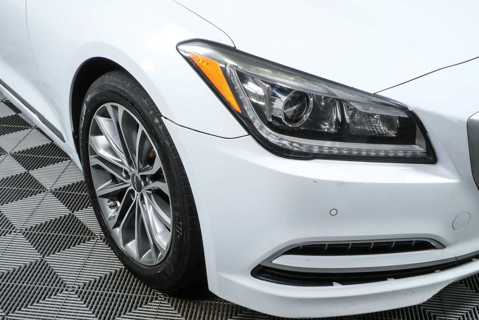 Used 2015 Casablanca White Hyundai 3.8L image 36