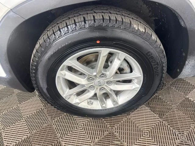 Used 2015 White Kia LX image 28