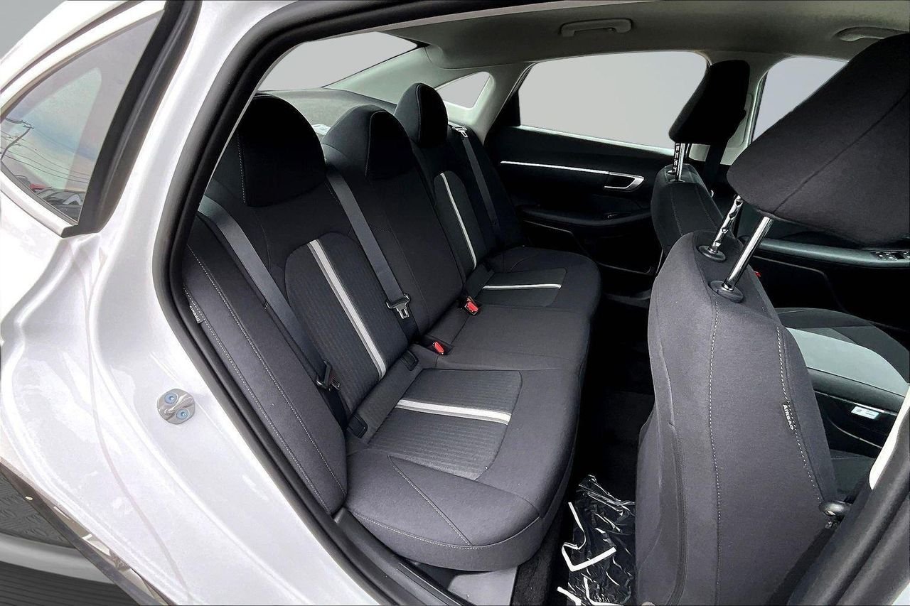 New 2026 White Hyundai SE image 29