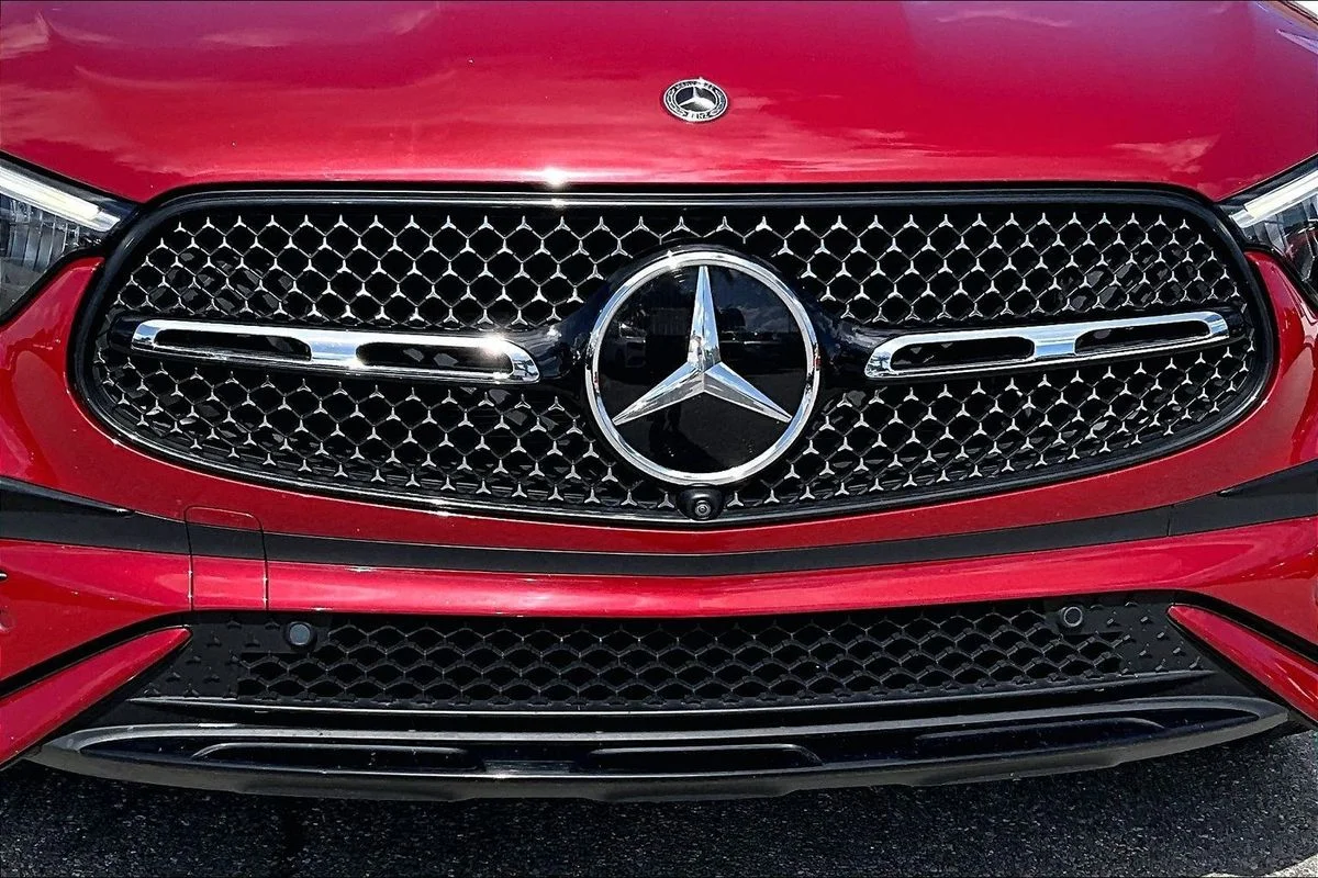 Used 2024  Mercedes-Benz 4MATIC® Coupe image 35