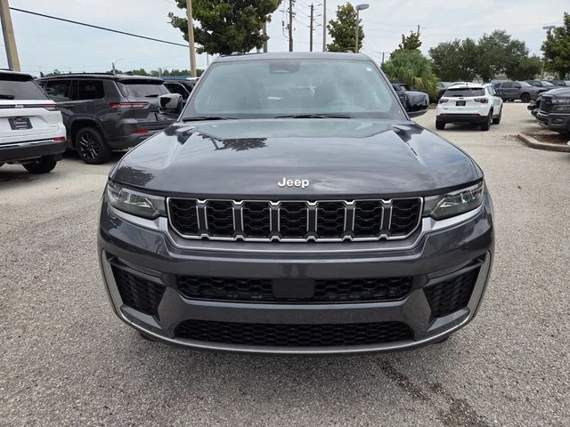 New 2026 Baltic Gray Metallic Clear-Coat Exterior Paint Jeep Limited image 18