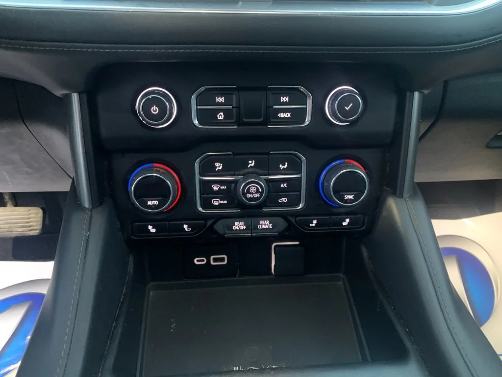 Used 2023 Red Chevrolet Z71 image 26