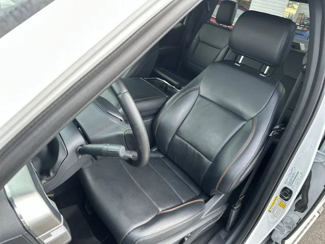 Used 2025 White Ford Lariat image 12