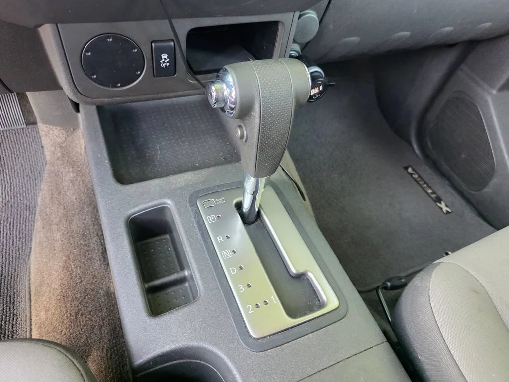 Used 2015 Red Nissan X image 16