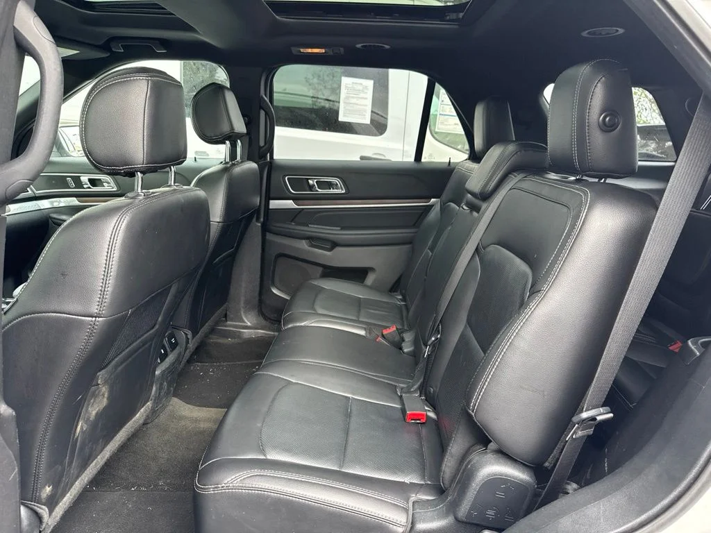 Used 2017 White Ford Limited image 17