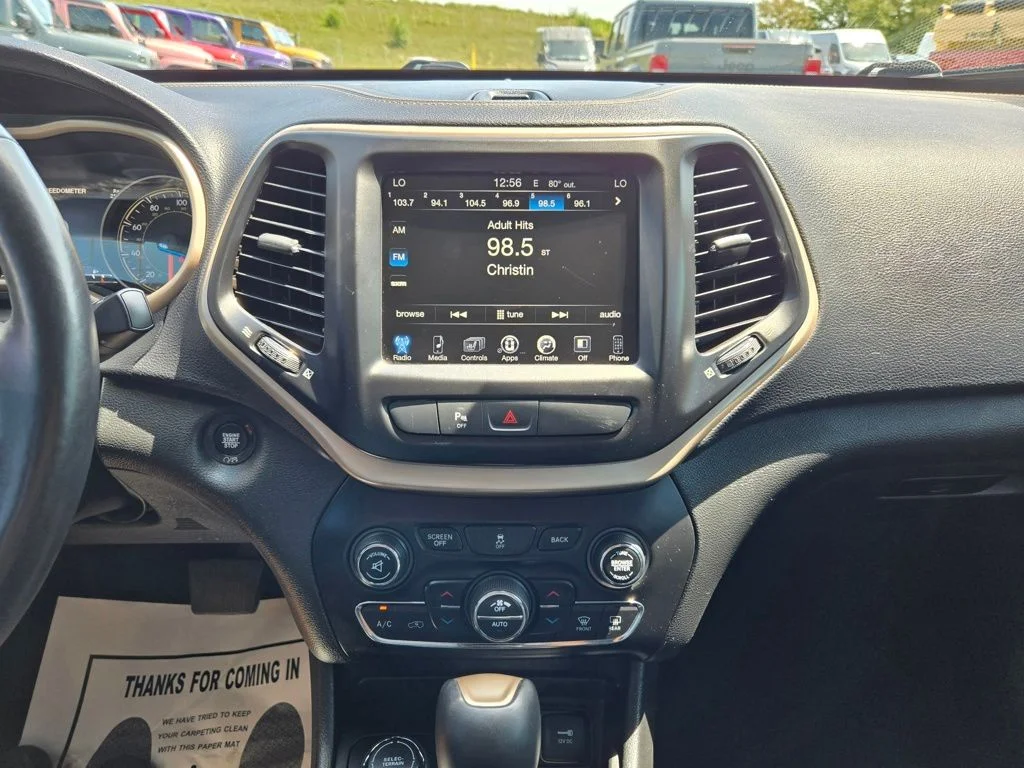Used 2018 Beige Jeep Limited image 20