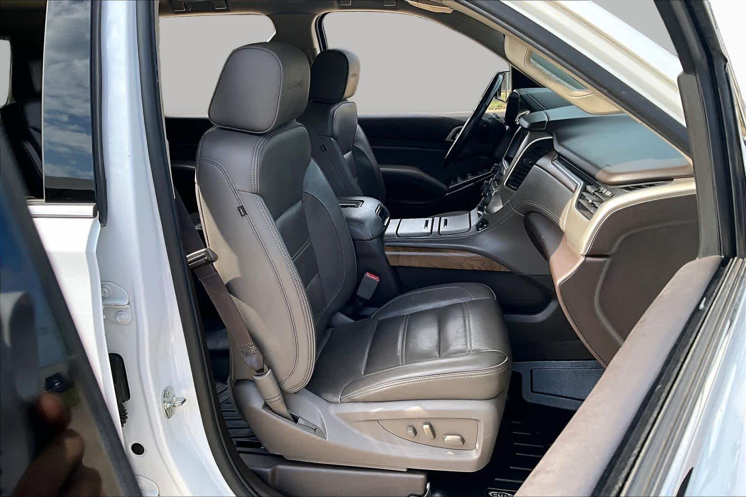 Used 2020 Summit White GMC Denali image 9