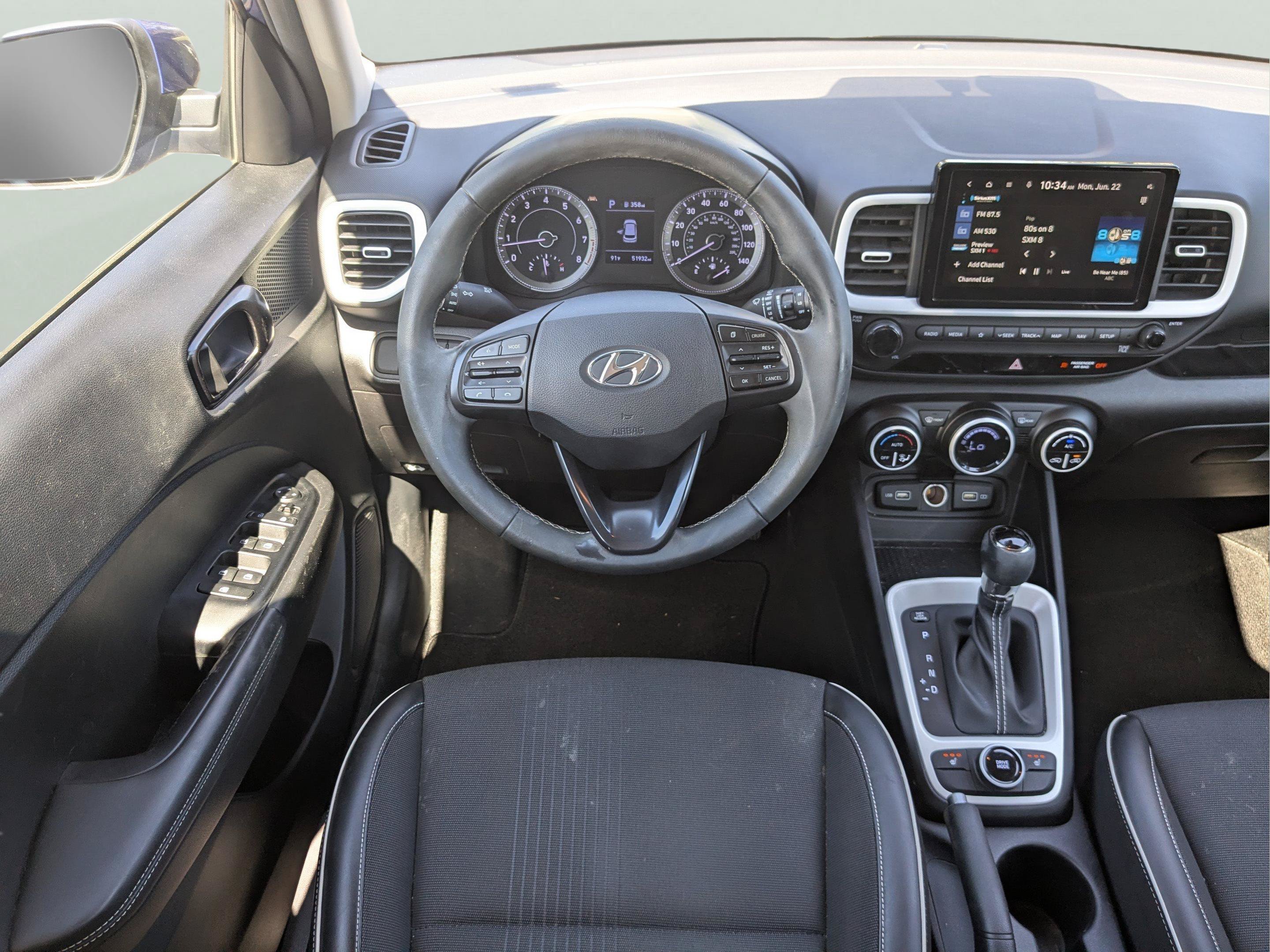 2022 Hyundai Venue Limited - Photo 13