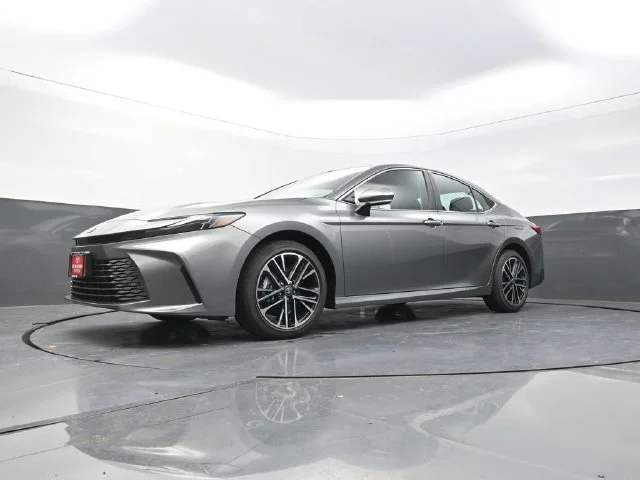 Used 2026  Toyota XLE image 33
