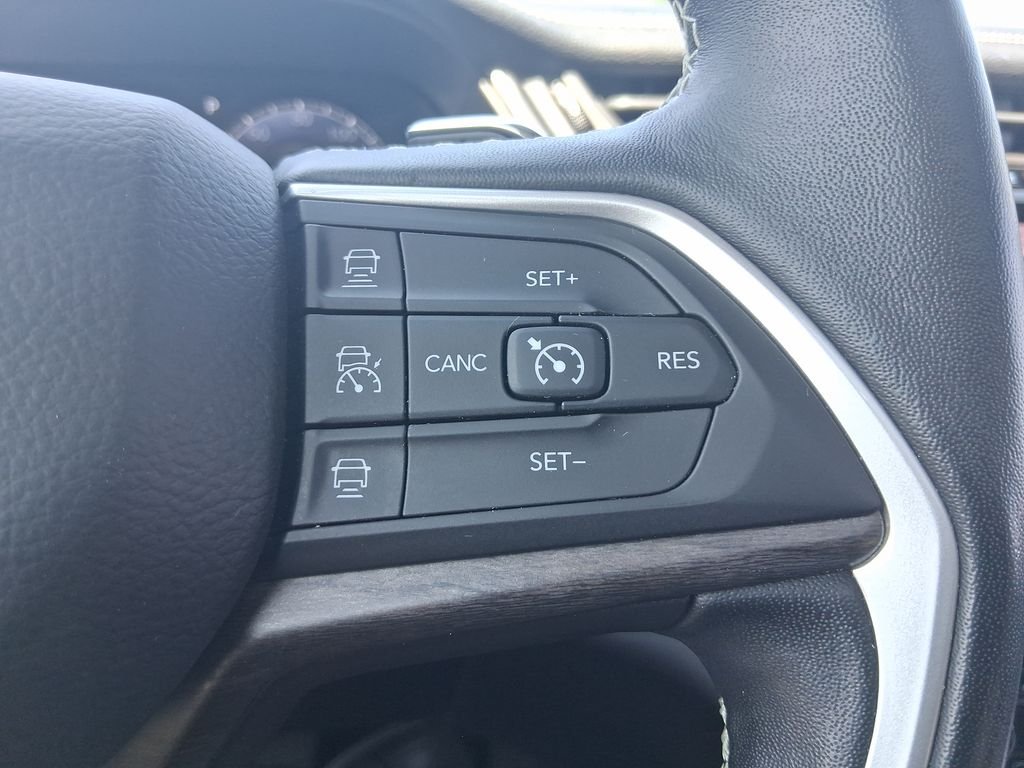 Used 2022 Gray Jeep Limited image 16