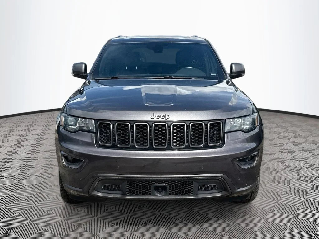 Used 2021 Gray Jeep Limited image 2